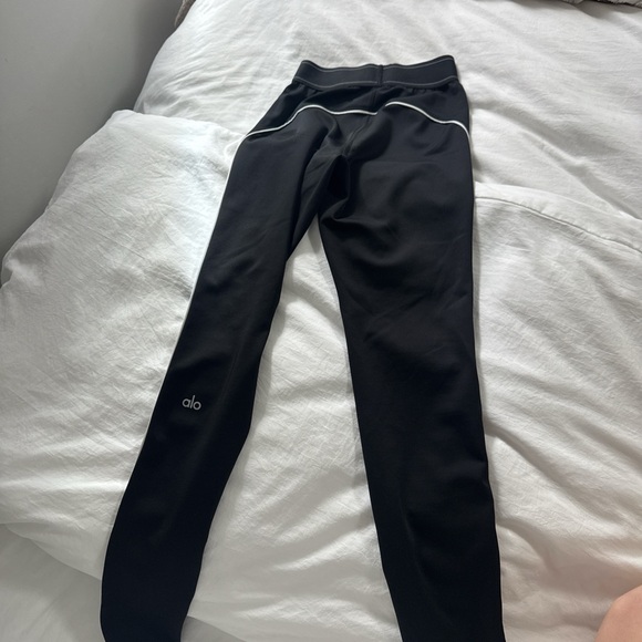 ALO Yoga Airlift High-Waist Suit Up Legging - Picture 7 of 7